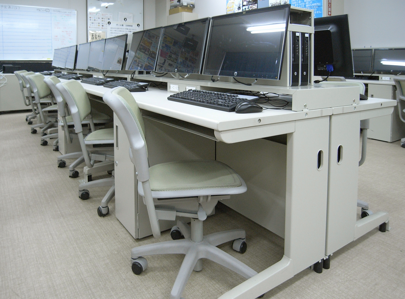 芝浦工業大学中学高等学校｜パソコン教室｜導入事例｜株式会社ガイア