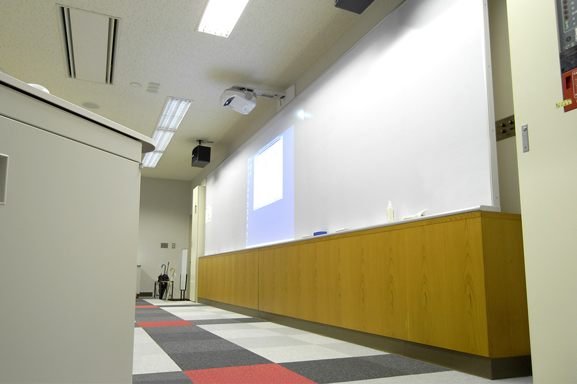茨木市教育センター｜アクティブラーニング教室関連｜導入事例｜株式