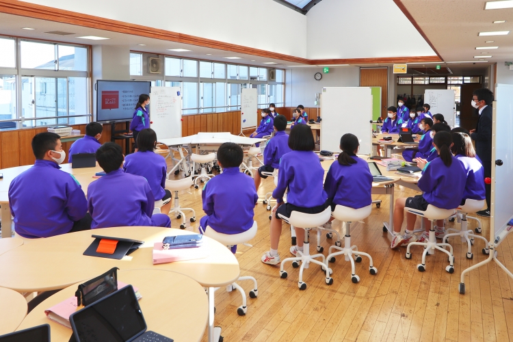 成田市立西中学校|アクティブラーニング教室関連|導入事例|株式会社ガイアエデュケーション