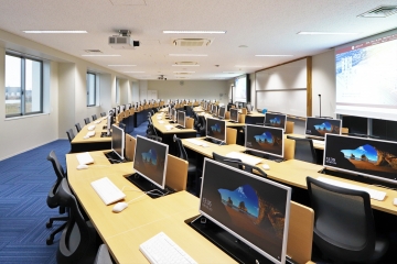 三条市立大学