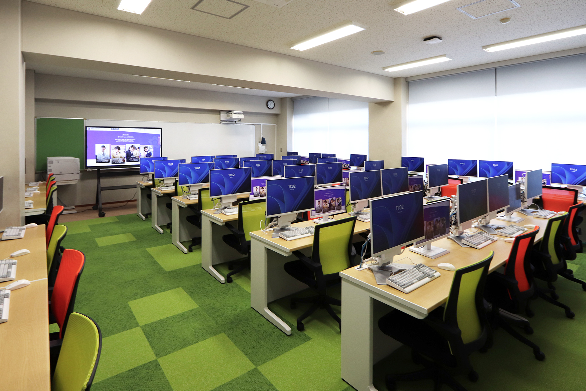 静岡女子高等学校｜パソコン教室｜導入事例｜株式会社ガイア